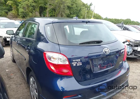 2009 Toyota Matrix S z USA, uszkodzony, nr VIN 2T1LE40E99C001166